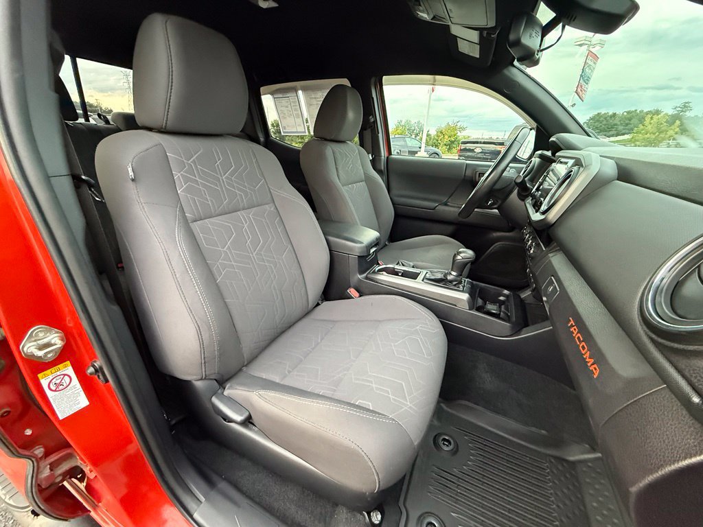 Used 2018 Toyota Tacoma TRD Sport w/ Technology Package AWD/4WD image 22