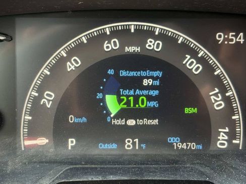 Used 2024 Toyota RAV4 XLE FWD image 14