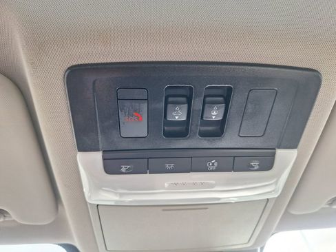 Used 2024 Nissan Rogue SV w/ SV Premium Package image 19