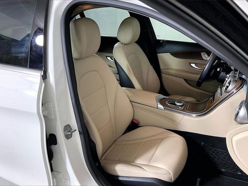 Used 2019 Mercedes-Benz C 300 Sedan image 6
