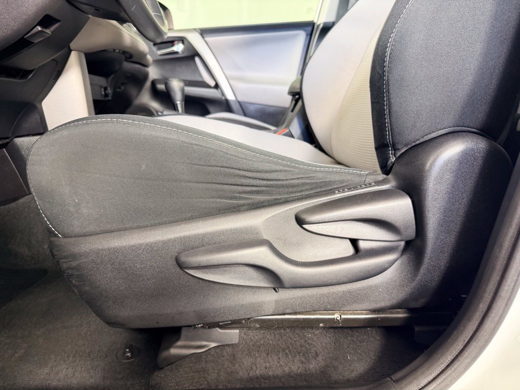 Used 2016 Toyota RAV4 XLE FWD image 22