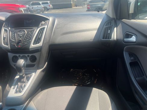 Used 2013 Ford Focus SE FWD image 29
