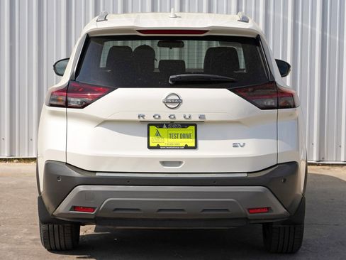 Used 2022 Nissan Rogue SV w/ SV Premium Package image 41