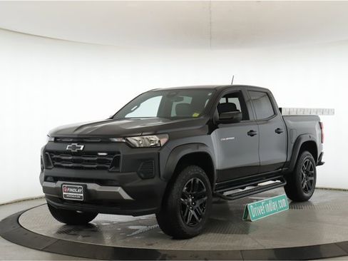 Used 2024 Chevrolet Colorado Trail Boss image 10