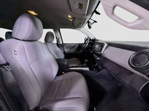 Used 2017 Toyota Tacoma SR5 w/ Tow Package AWD/4WD image 28