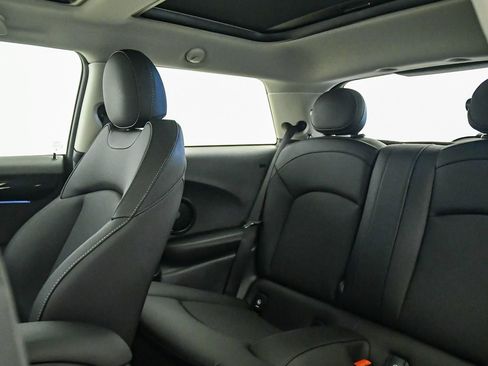 Certified 2024 MINI Cooper SE FWD image 19