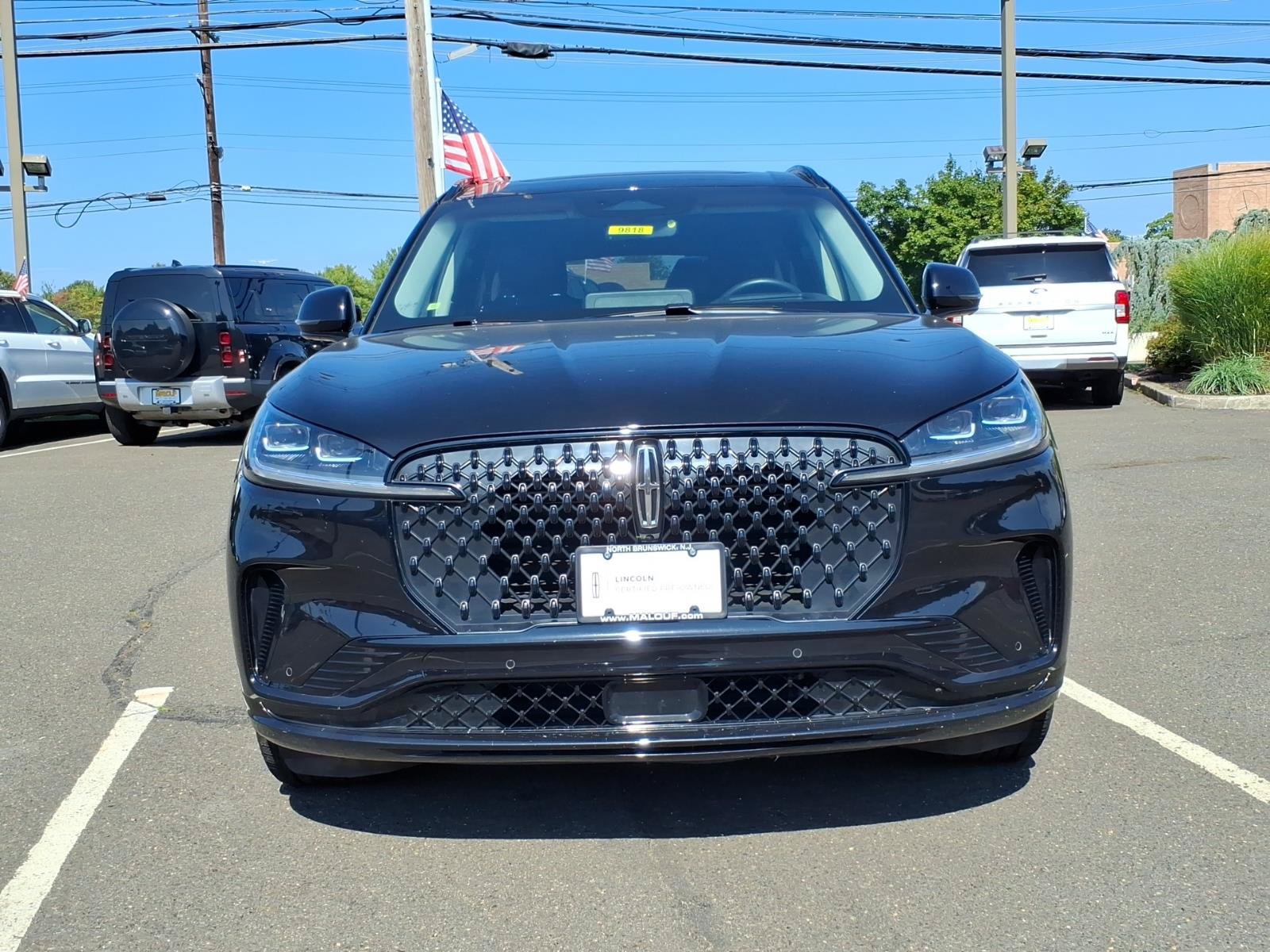 Used 2025 Lincoln Aviator Reserve w/ Equipment Group 201A AWD/4WD image 2