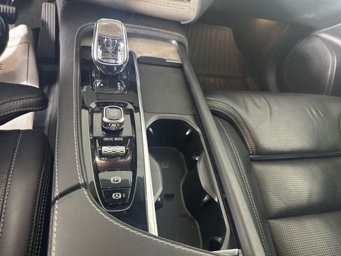 Used 2021 Volvo XC90 T8 Inscription w/ Climate Package AWD/4WD image 16