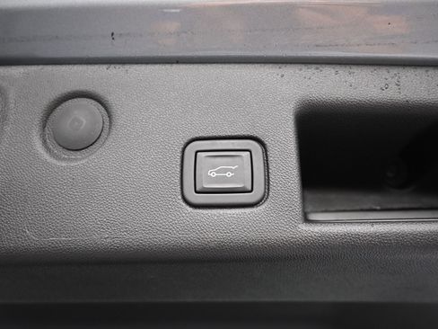 Used 2024 Chevrolet Equinox LT FWD image 29