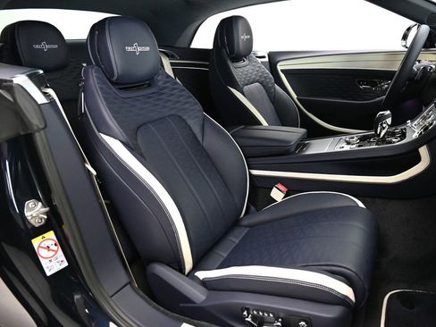 Used 2025 Bentley Continental GT Speed image 14