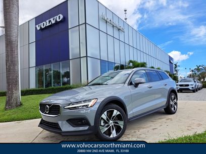 New 2026 Volvo V60 B5 Cross Country Plus w/ Protection Package Premier