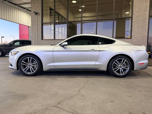 Used 2015 Ford Mustang Premium image 31