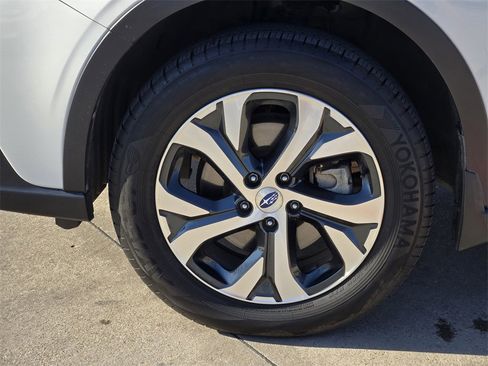 Used 2022 Subaru Outback Limited w/ Popular Package #2 image 17