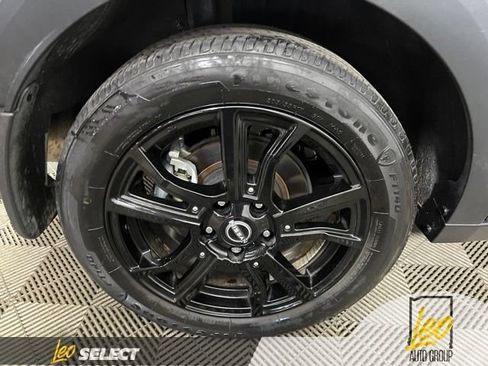 Used 2023 Nissan Kicks SR w/ SR Premium Package FWD image 25