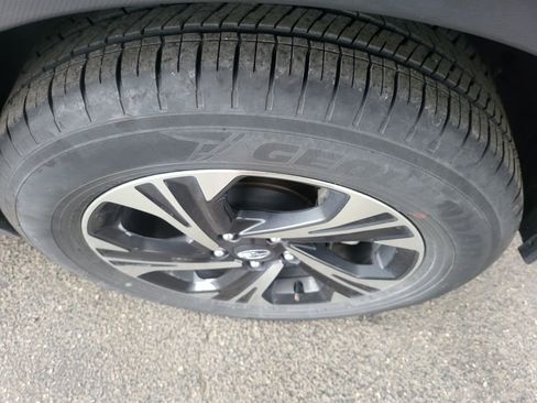 Used 2025 Subaru Crosstrek 2.0i Premium image 6