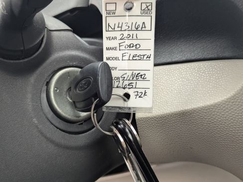 Used 2011 Ford Fiesta S FWD image 16