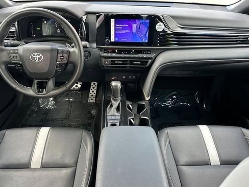 Certified 2025 Toyota Camry SE w/ Convenience Package image 17