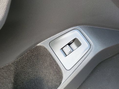 Used 2024 Volkswagen Tiguan SE FWD image 16