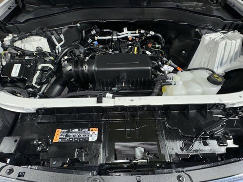 Used 2024 Ford Explorer XLT w/ Class IV Trailer Tow Package image 38