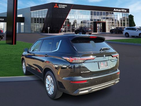 New 2026 Mitsubishi Outlander ES image 2