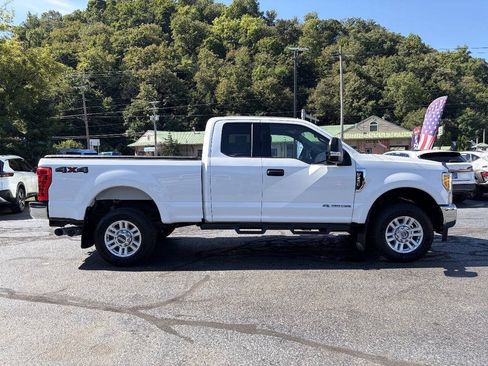 Used 2017 Ford F250 XLT AWD/4WD image 10