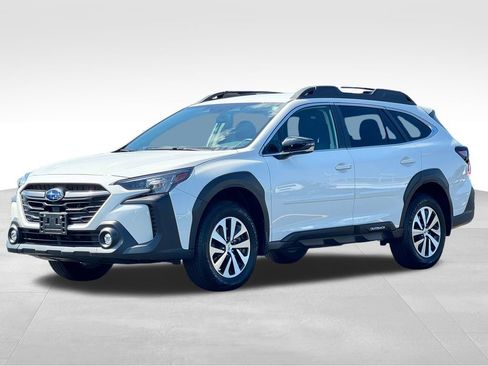 Used 2025 Subaru Outback Premium AWD/4WD image 3