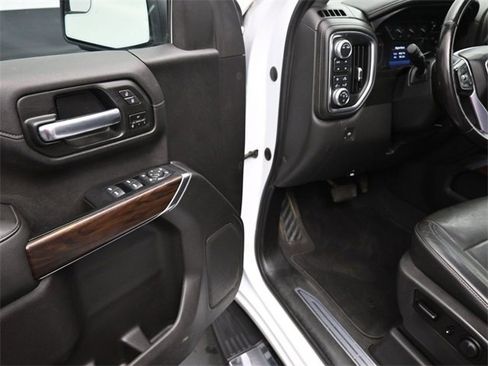 Used 2020 GMC Sierra 1500 SLT image 14