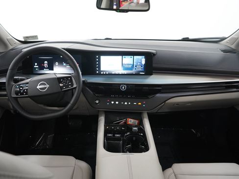 Used 2025 Nissan Murano SL AWD/4WD image 16