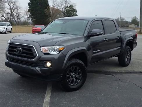 Used 2022 Toyota Tacoma SR5 image 4