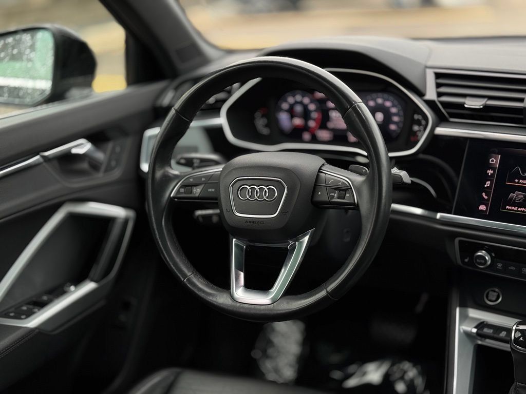 Used 2021 Audi Q3 2.0T Premium w/ Convenience Package AWD/4WD image 21