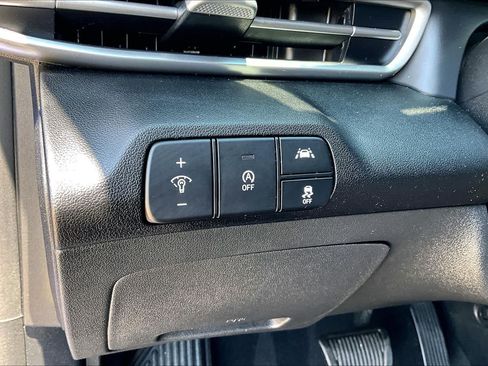 Used 2021 Hyundai Elantra SE FWD image 35