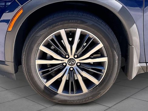 Used 2023 INFINITI QX60 Sensory w/ Vision Package image 9