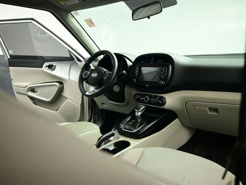 Used 2020 Kia Soul LX image 31