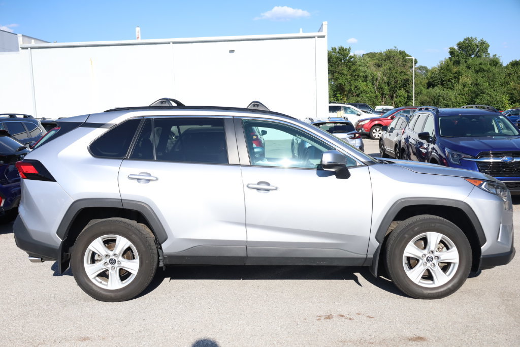 Used 2021 Toyota RAV4 XLE w/ Convenience Package AWD/4WD image 5