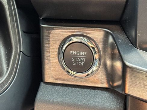 Used 2024 Ford F250 Lariat w/ Black Appearance Package image 29