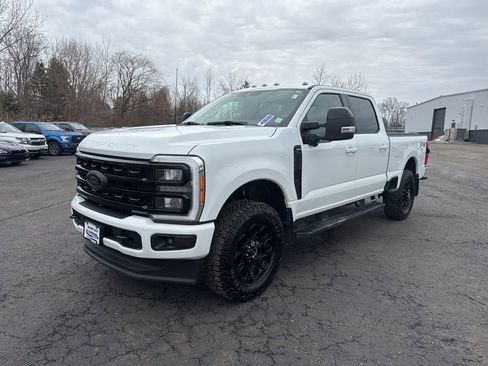 Used 2023 Ford F250 Lariat w/ Black Appearance Package image 15