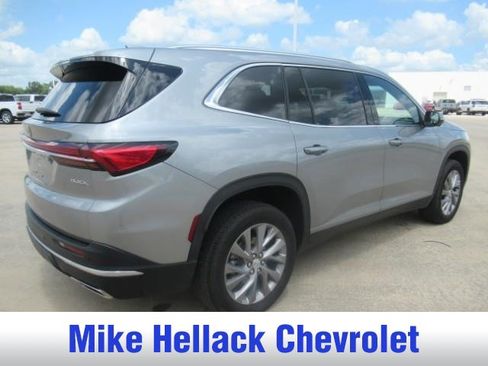 Used 2025 Buick Enclave Preferred FWD image 4