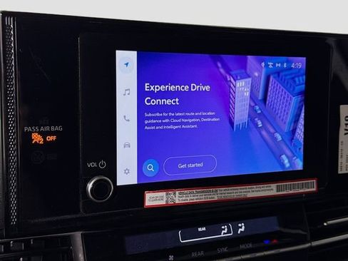 Used 2025 Toyota Sienna LE w/ LE Plus Package image 14