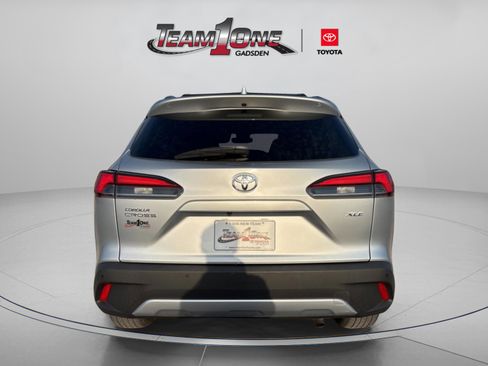 Used 2022 Toyota Corolla Cross XLE image 9
