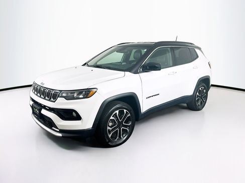 Used 2023 Jeep Compass Limited AWD/4WD image 3