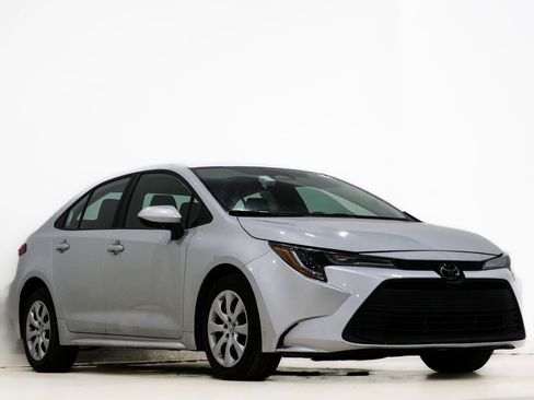 Used 2023 Toyota Corolla LE image 1