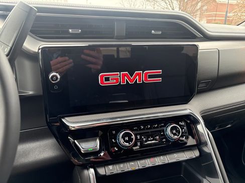 New 2025 GMC Sierra 2500 Denali w/ Denali Reserve Package image 23