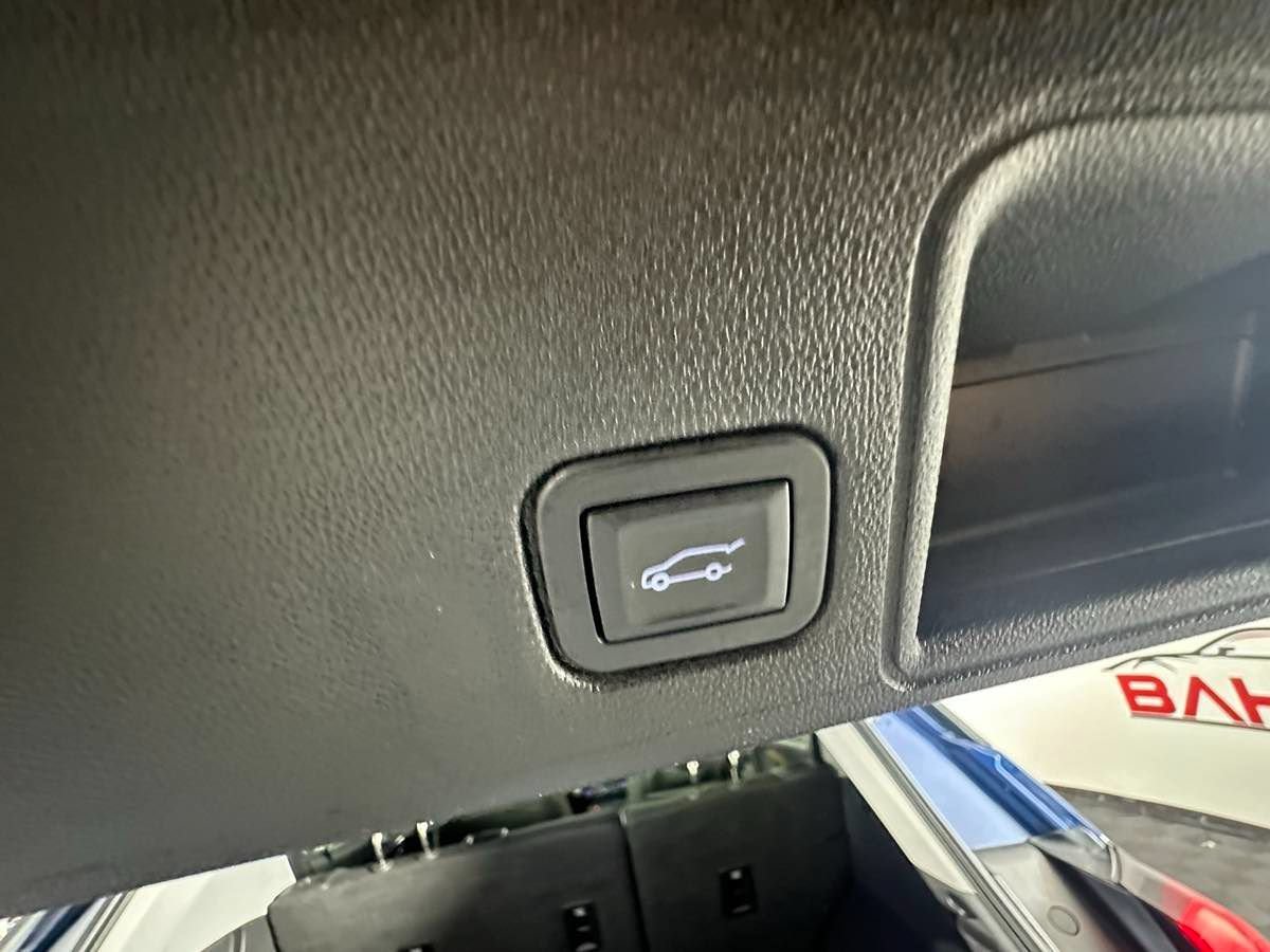 Used 2019 GMC Terrain SLE w/ Driver Convenience Package FWD image 28