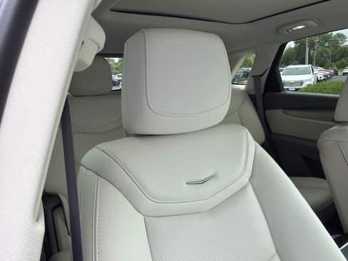 Used 2025 Cadillac XT5 Premium Luxury AWD/4WD image 39