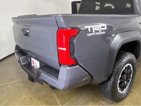 Used 2024 Toyota Tacoma TRD Off-Road image 23