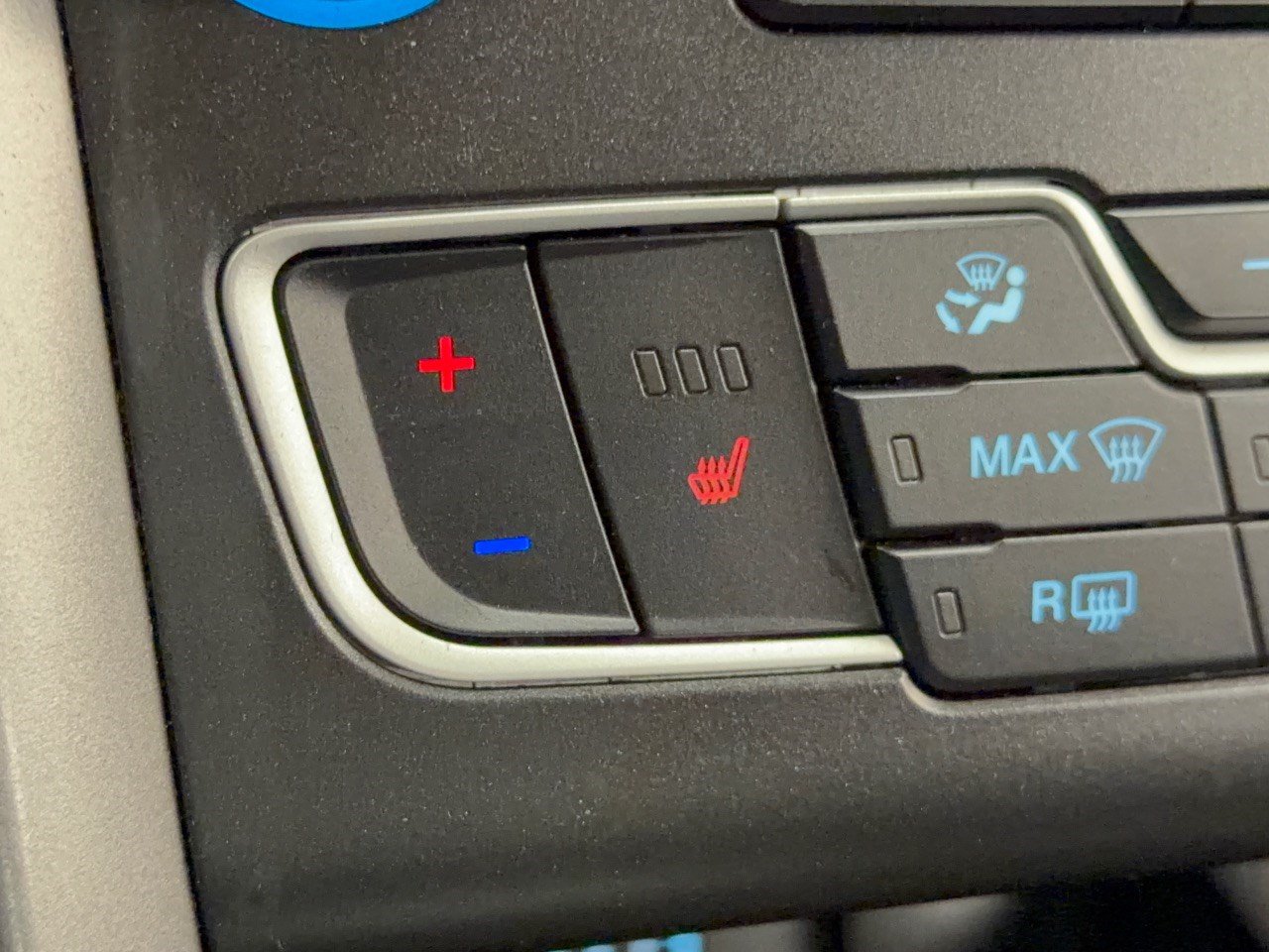 Used 2020 Ford Fusion SE AWD/4WD image 31