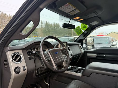 Used 2016 Ford F250 Lariat w/ Lariat Interior Package image 30