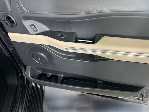 Used 2024 Ford Expedition Limited image 36