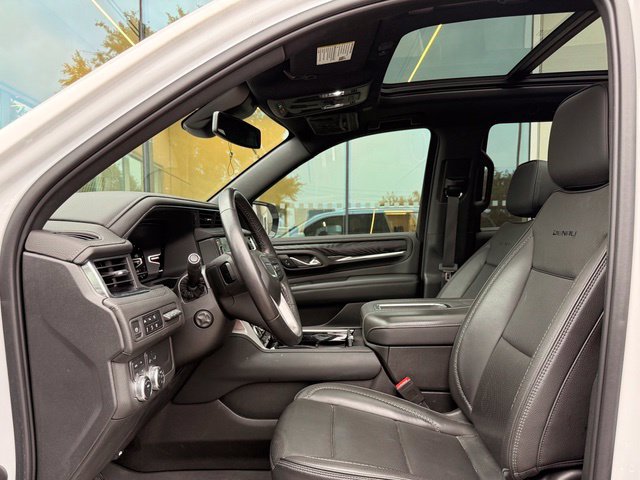 Used 2023 GMC Yukon Denali AWD/4WD image 15