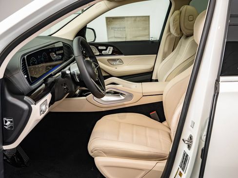 New 2026 Mercedes-Benz GLS 450 4MATIC image 24